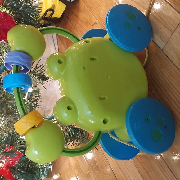 PULL ALONG FROG - Picture 3 of 5
